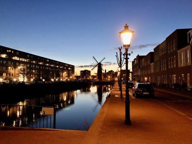zonsondergang in een stad