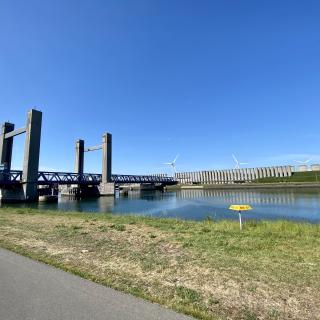 brug over een rivier