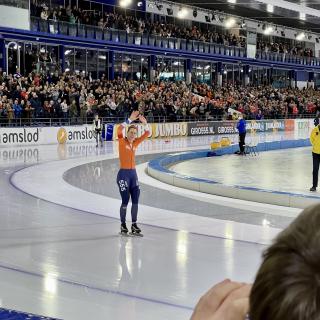 Ireen Wüst bedankt het publiek